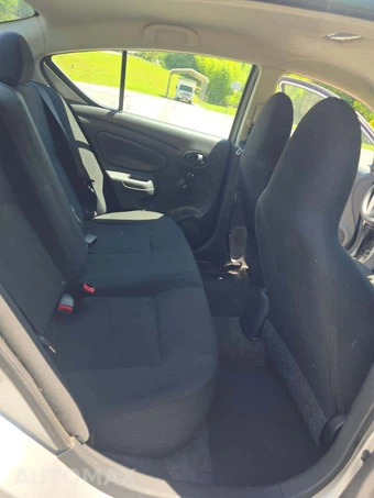 2015 Nissan Versa S – miniatura 16