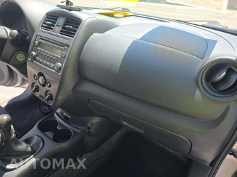 2015 Nissan Versa S – miniatura 19