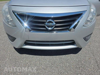 2015 Nissan Versa S – miniatura 21