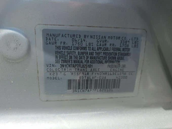 2015 Nissan Versa S – miniatura 5