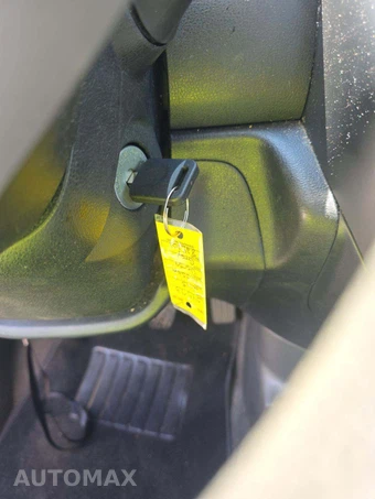 2015 Nissan Versa S – miniatura 8