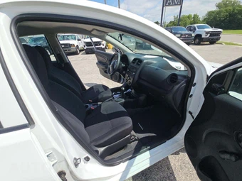 2015 Nissan Versa S Plus – miniatura 18