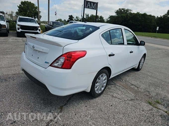 2015 Nissan Versa S Plus – miniatura 3