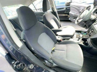 2015 Nissan Versa SL – miniatura 18