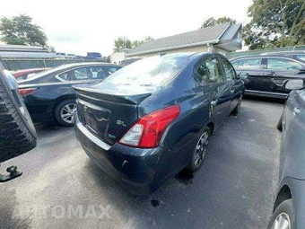 2015 Nissan Versa SL – miniatura 3