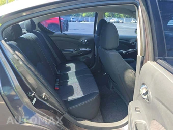 2015 Nissan Versa SV – miniatura 13