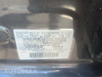 2015 Nissan Versa SV – miniatura 2