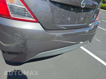 2015 Nissan Versa SV – miniatura 20