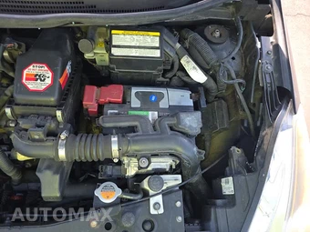 2015 Nissan Versa SV – miniatura 23