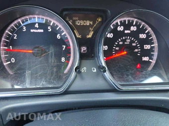 2015 Nissan Versa SV – miniatura 6
