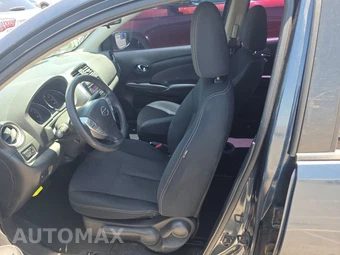 2015 Nissan Versa SV – miniatura 13