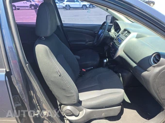 2015 Nissan Versa SV – miniatura 14