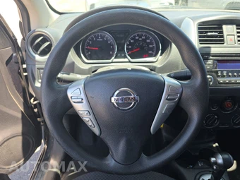 2015 Nissan Versa SV – miniatura 16