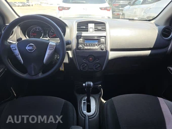 2015 Nissan Versa SV – miniatura 17