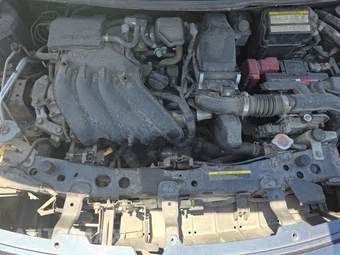 2015 Nissan Versa SV – miniatura 22