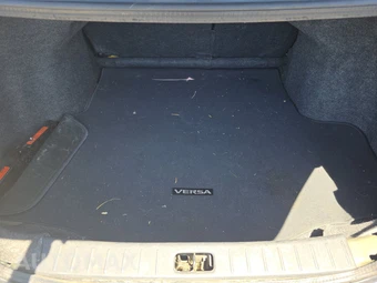 2015 Nissan Versa SV – miniatura 23