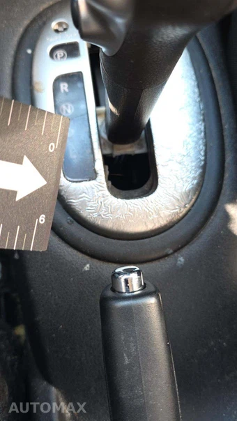 2015 Nissan Versa SV – miniatura 40
