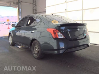 2015 Nissan Versa SV – miniatura 8