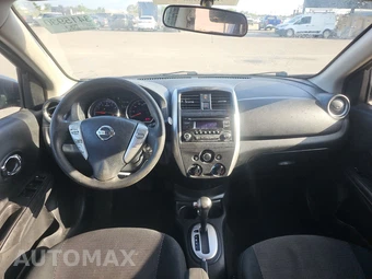 2015 Nissan Versa SV - miniatura 11