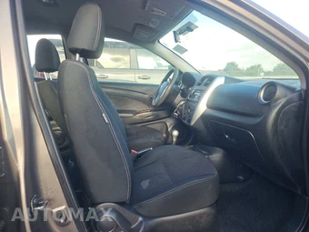 2015 Nissan Versa SV - miniatura 8