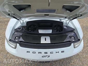 2015 Porsche 911 GT3 - miniatura 14
