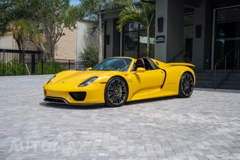 2015 Porsche 918 Spyder - miniatura 17