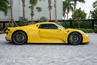 2015 Porsche 918 Spyder - miniatura 6