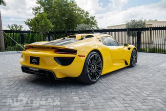 2015 Porsche 918 Spyder - miniatura 8