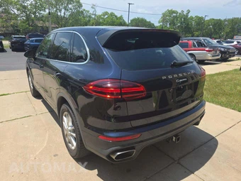 2015 Porsche Cayenne Diesel – miniatura 2