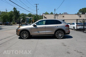 2015 Porsche Cayenne S - miniatura 10