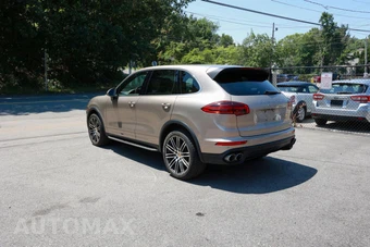 2015 Porsche Cayenne S - miniatura 11