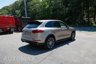 2015 Porsche Cayenne S - miniatura 12