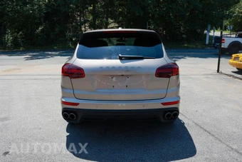 2015 Porsche Cayenne S - miniatura 13