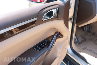 2015 Porsche Cayenne S - miniatura 30
