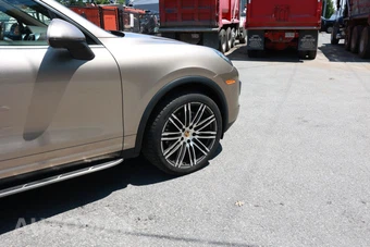 2015 Porsche Cayenne S - miniatura 8