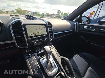 2015 Porsche Cayenne S – miniatura 10