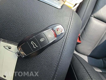 2015 Porsche Cayenne S – miniatura 8