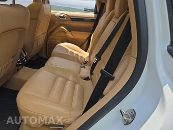 2015 Porsche Cayenne S – miniatura 13
