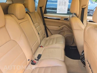 2015 Porsche Cayenne S – miniatura 16