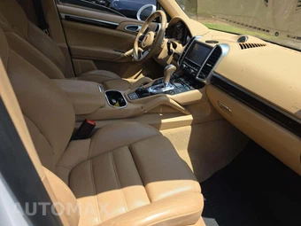 2015 Porsche Cayenne S – miniatura 18