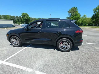 2015 Porsche Cayenne Turbo – miniatura 3