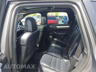 2015 Porsche Cayenne Turbo – miniatura 13