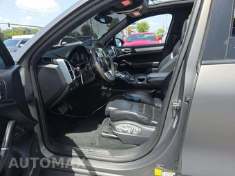 2015 Porsche Cayenne Turbo – miniatura 6