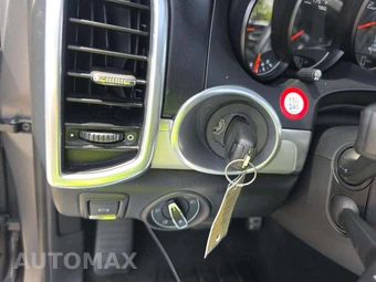 2015 Porsche Cayenne Turbo – miniatura 8