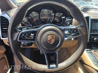 2015 Porsche Cayenne Turbo – miniatura 10