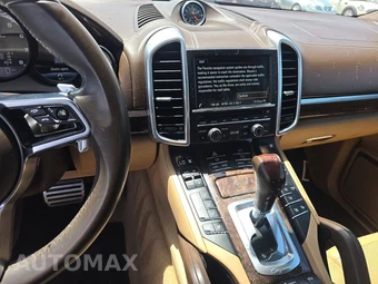 2015 Porsche Cayenne Turbo – miniatura 11