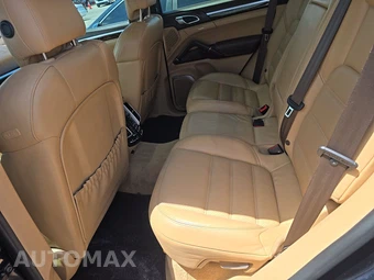 2015 Porsche Cayenne Turbo – miniatura 13