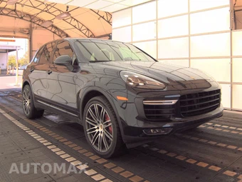 2015 Porsche Cayenne Turbo – miniatura 3