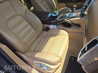 2015 Porsche Cayenne Turbo – miniatura 8