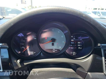 2015 Porsche Macan S – miniatura 9